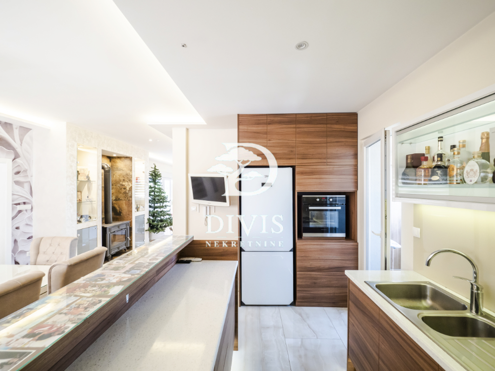 Slika 6 - Olge Spiridonović, Petosoban stan na prodaju, 140m2, 406.000€